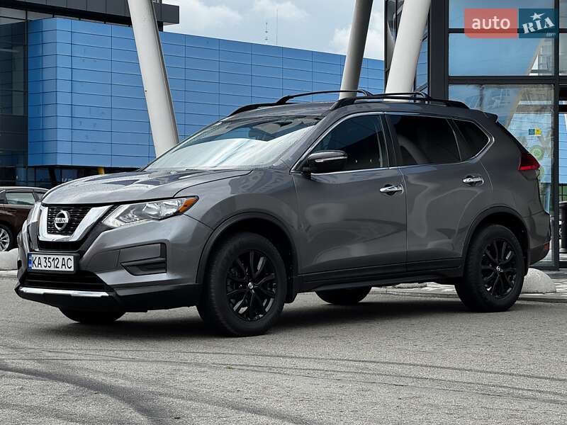 Внедорожник / Кроссовер Nissan Rogue 2017 в Киеве