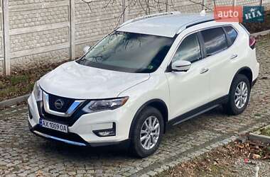 Позашляховик / Кросовер Nissan Rogue 2018 в Первомайську