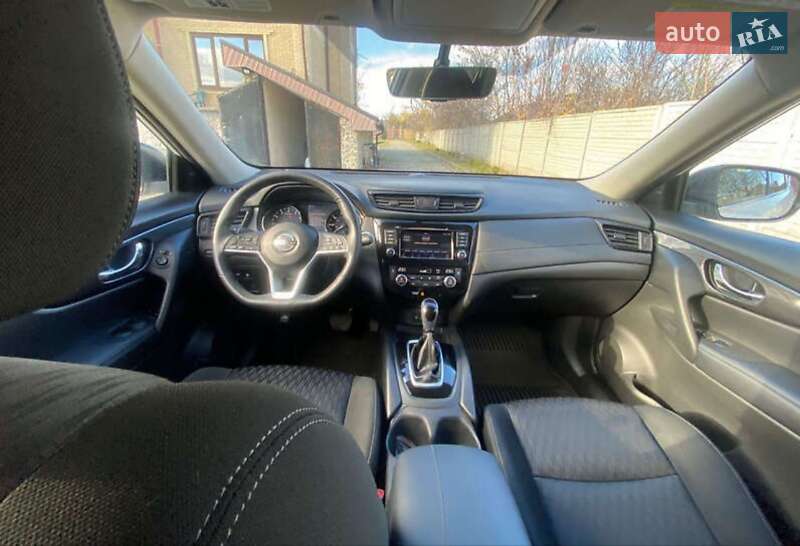 Внедорожник / Кроссовер Nissan Rogue 2018 в Первомайске