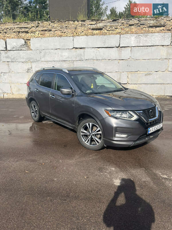 Внедорожник / Кроссовер Nissan Rogue 2017 в Киеве