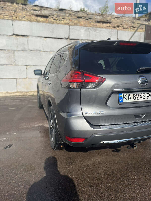 Внедорожник / Кроссовер Nissan Rogue 2017 в Киеве