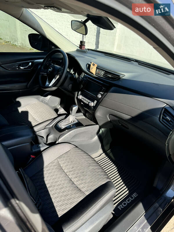 Внедорожник / Кроссовер Nissan Rogue 2019 в Киеве