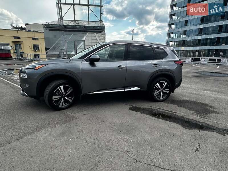 Внедорожник / Кроссовер Nissan Rogue 2023 в Днепре