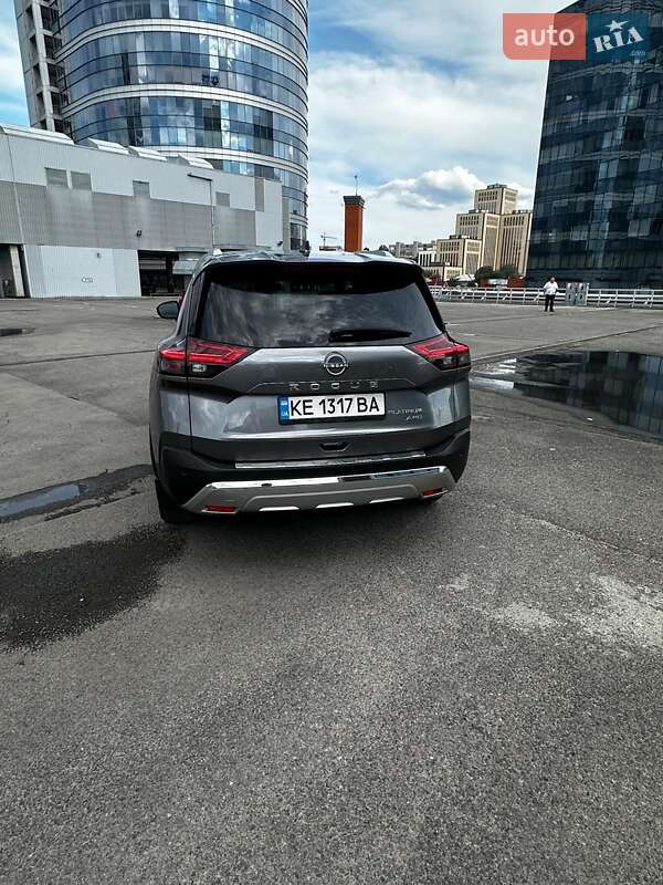 Внедорожник / Кроссовер Nissan Rogue 2023 в Днепре