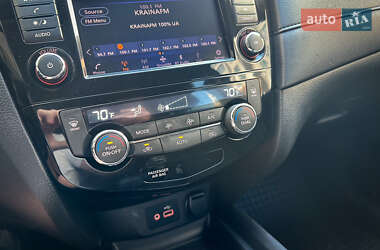 Внедорожник / Кроссовер Nissan Rogue 2017 в 