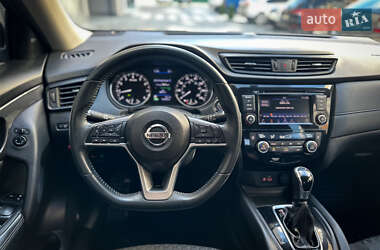 Внедорожник / Кроссовер Nissan Rogue 2017 в 