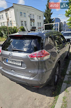 Внедорожник / Кроссовер Nissan Rogue 2016 в 