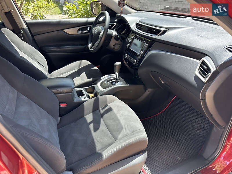 Внедорожник / Кроссовер Nissan Rogue 2015 в Павлограде