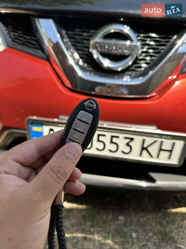 Внедорожник / Кроссовер Nissan Rogue 2015 в Павлограде