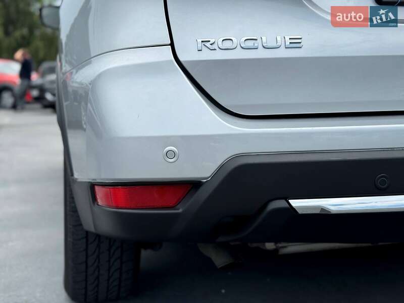 Внедорожник / Кроссовер Nissan Rogue 2019 в Ровно