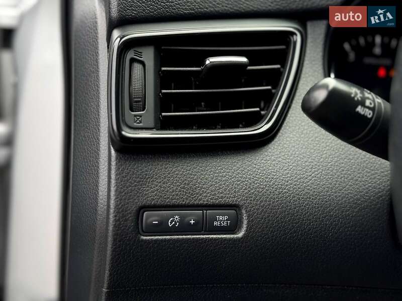 Внедорожник / Кроссовер Nissan Rogue 2019 в Ровно