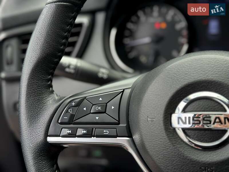 Внедорожник / Кроссовер Nissan Rogue 2019 в Ровно
