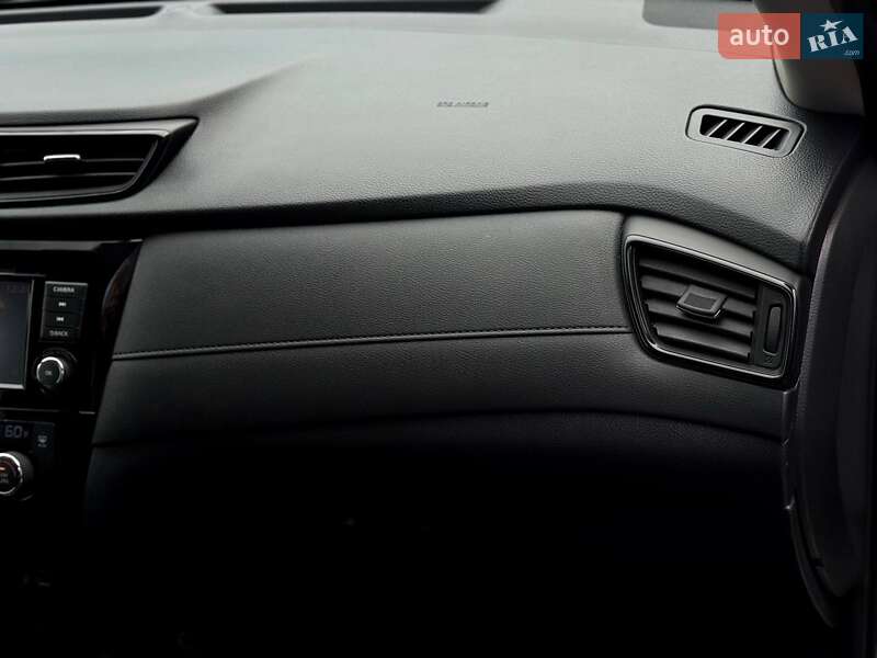 Внедорожник / Кроссовер Nissan Rogue 2019 в Ровно