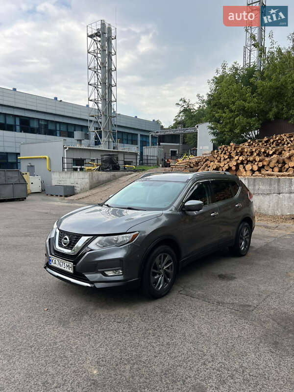 Внедорожник / Кроссовер Nissan Rogue 2015 в 