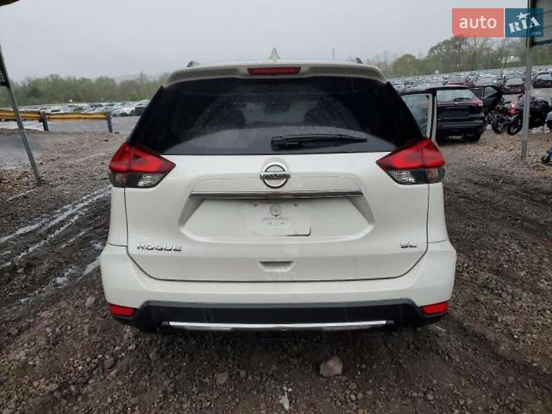 Внедорожник / Кроссовер Nissan Rogue 2016 в Львове