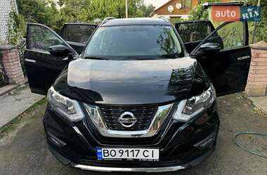 Внедорожник / Кроссовер Nissan Rogue 2017 в 