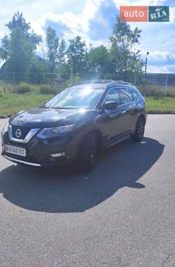 Внедорожник / Кроссовер Nissan Rogue 2016 в Киеве
