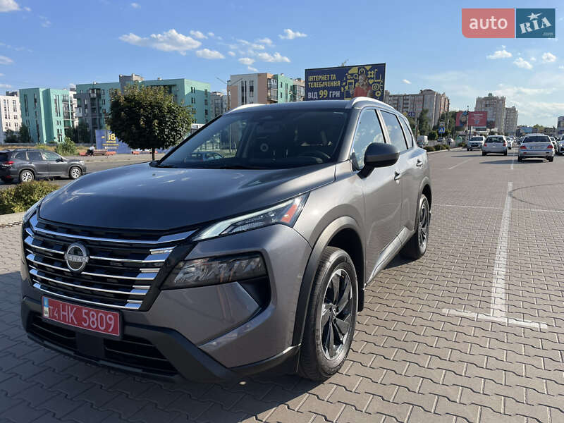 Позашляховик / Кросовер Nissan Rogue 2024 в Києві