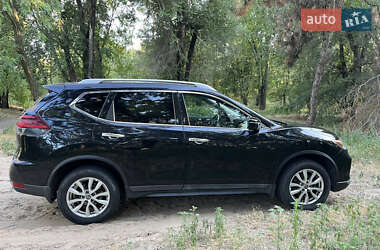 Позашляховик / Кросовер Nissan Rogue 2018 в 