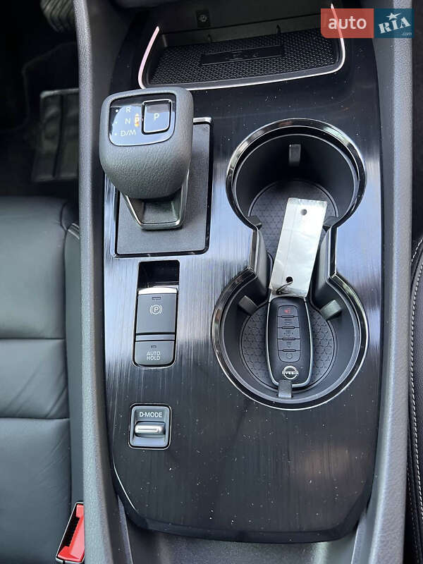 Внедорожник / Кроссовер Nissan Rogue 2024 в Киеве
