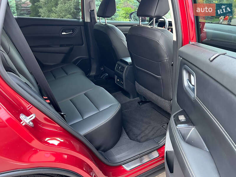 Внедорожник / Кроссовер Nissan Rogue 2024 в Киеве