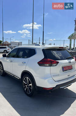 Позашляховик / Кросовер Nissan Rogue 2017 в 