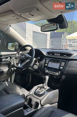 Позашляховик / Кросовер Nissan Rogue 2017 в 
