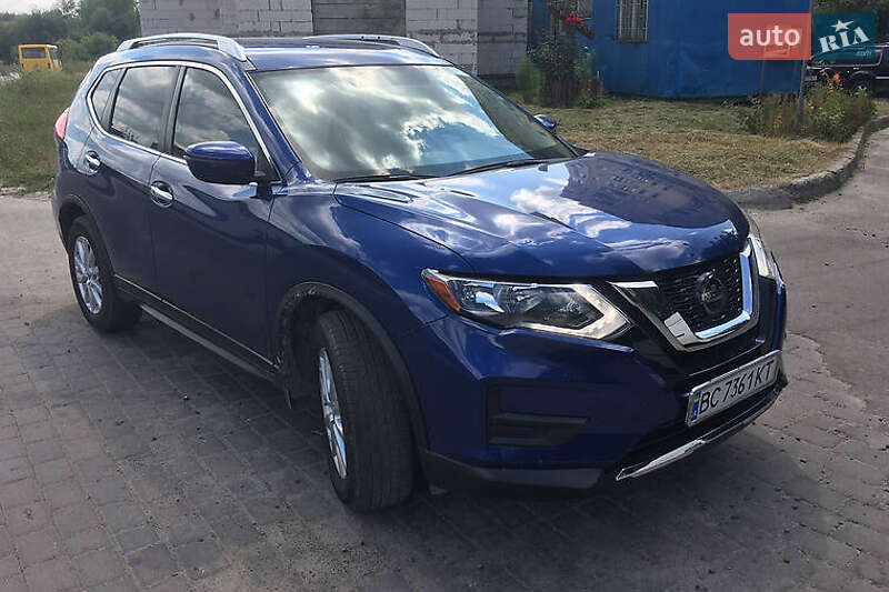 Внедорожник / Кроссовер Nissan Rogue 2018 в 