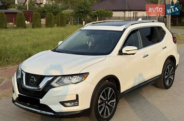 Внедорожник / Кроссовер Nissan Rogue 2017 в Тернополе
