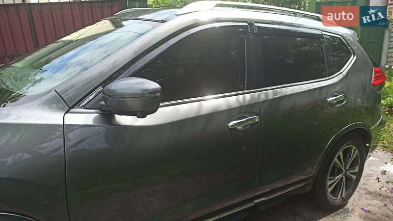 Позашляховик / Кросовер Nissan Rogue 2017 в Чернігові