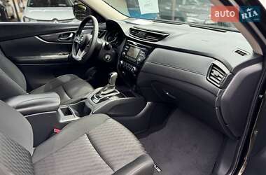 Внедорожник / Кроссовер Nissan Rogue 2017 в 