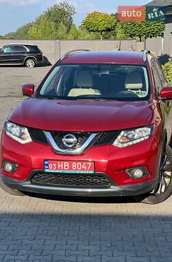 Внедорожник / Кроссовер Nissan Rogue 2016 в Львове
