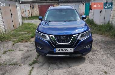 Внедорожник / Кроссовер Nissan Rogue 2017 в Киеве