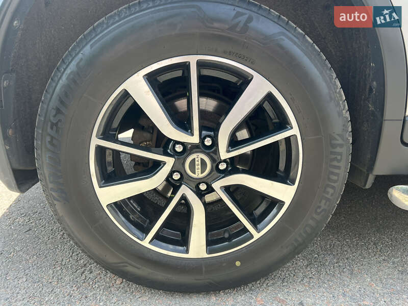 Позашляховик / Кросовер Nissan Rogue 2015 в Полтаві