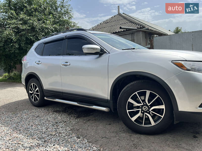 Позашляховик / Кросовер Nissan Rogue 2015 в Полтаві