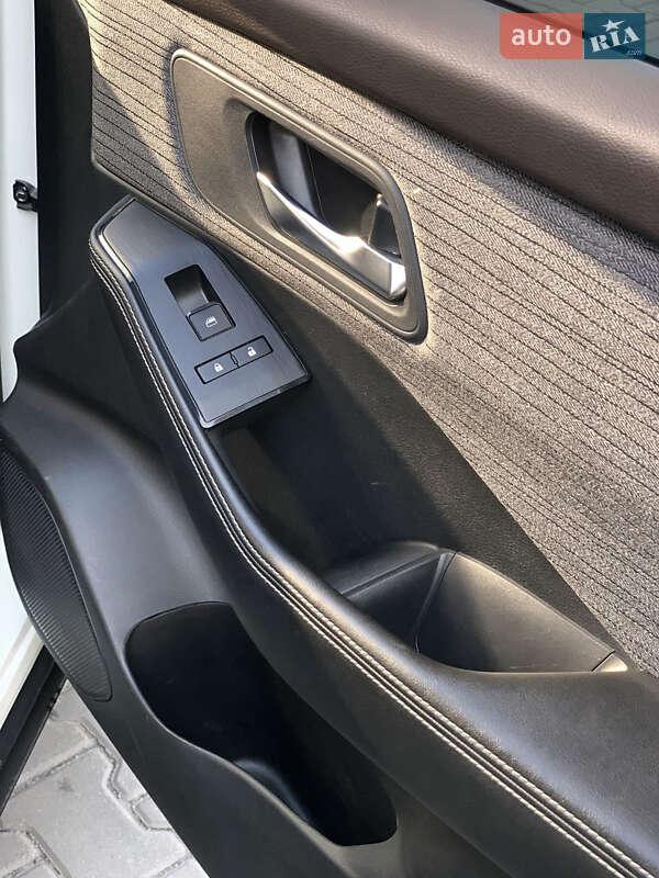 Внедорожник / Кроссовер Nissan Rogue 2020 в Ивано-Франковске