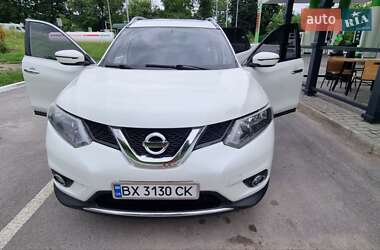 Внедорожник / Кроссовер Nissan Rogue 2016 в 