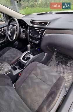 Внедорожник / Кроссовер Nissan Rogue 2016 в 