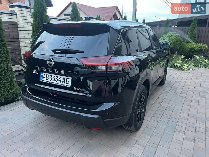 Внедорожник / Кроссовер Nissan Rogue 2024 в Виннице