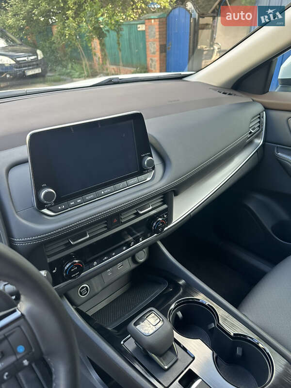 Внедорожник / Кроссовер Nissan Rogue 2023 в Лубнах