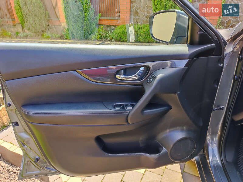 Внедорожник / Кроссовер Nissan Rogue 2018 в Жидачове