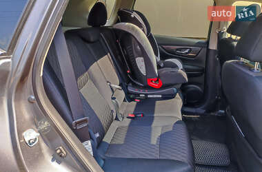 Внедорожник / Кроссовер Nissan Rogue 2018 в 