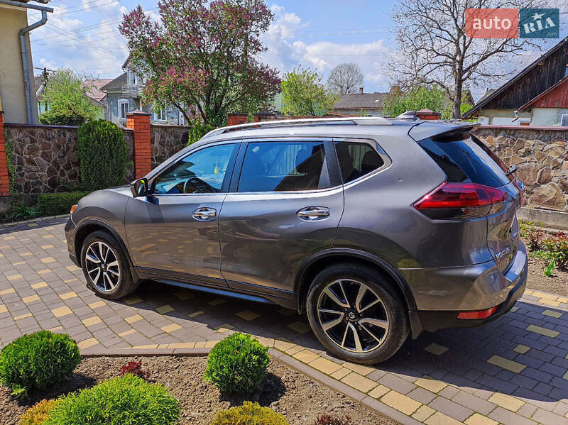 Внедорожник / Кроссовер Nissan Rogue 2018 в Жидачове