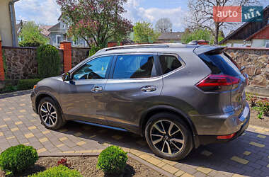 Внедорожник / Кроссовер Nissan Rogue 2018 в 