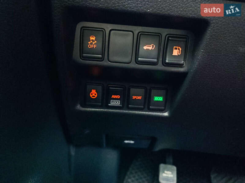 Внедорожник / Кроссовер Nissan Rogue 2018 в Жидачове