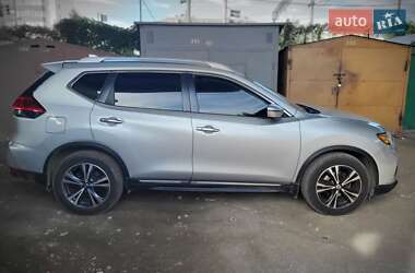 Позашляховик / Кросовер Nissan Rogue 2017 в Тернополі