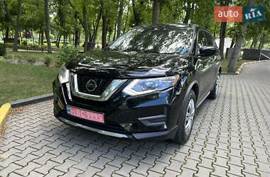 Позашляховик / Кросовер Nissan Rogue 2017 в Олександрії