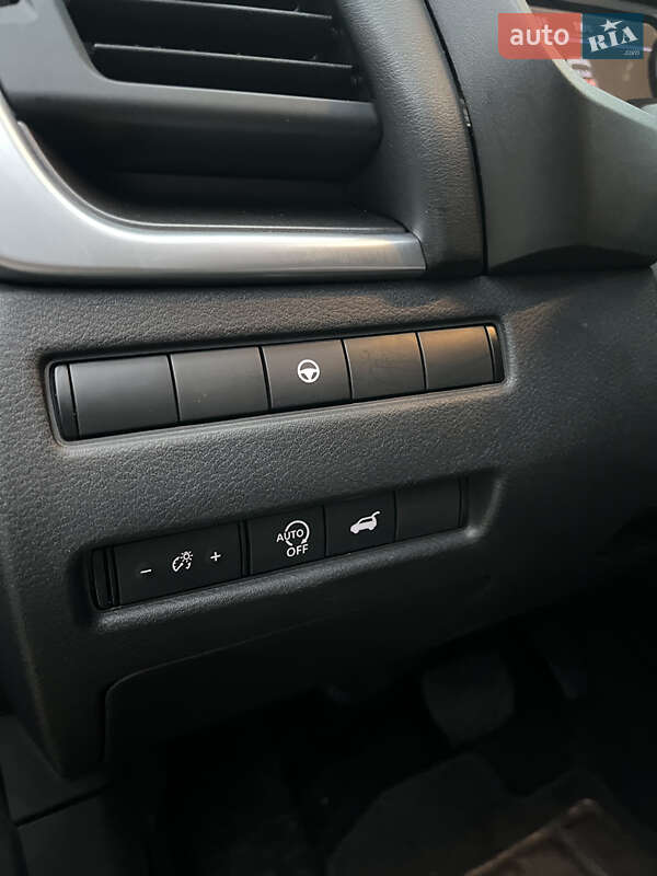 Позашляховик / Кросовер Nissan Rogue 2023 в Києві