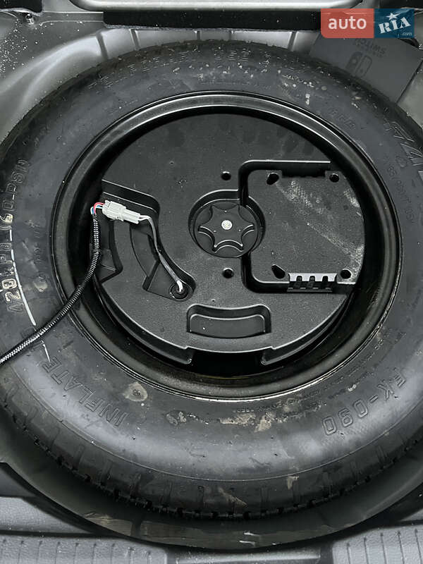 Позашляховик / Кросовер Nissan Rogue 2023 в Києві