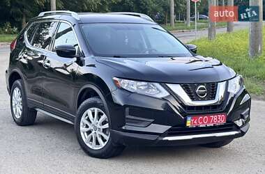 Внедорожник / Кроссовер Nissan Rogue 2017 в Ивано-Франковске